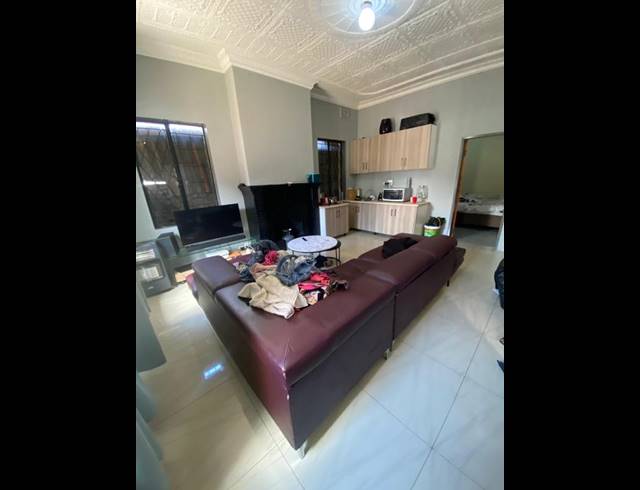 3 BEDROOM PROPERTY TO RENT IN SUNNYROCK